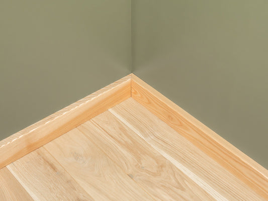 Masivní lišta z jasanového dřeva, A/B kvalita, 24×80 mm, matný lak, délka 2000 mm, poloměr 5 mm