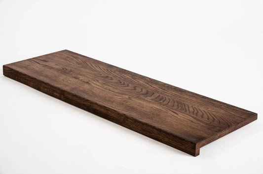 Schodnice Parapet s přesahem Dub A/B, průběžné lamely, 26 mm, ořechový olej