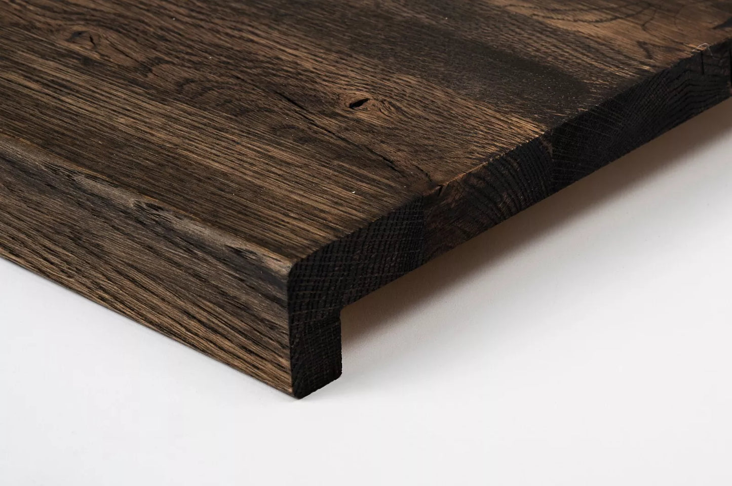 Schodový nášlap Okenní parapet s přesahem Dub Rustic, lamely z plných prken, 20 mm, černý olej
