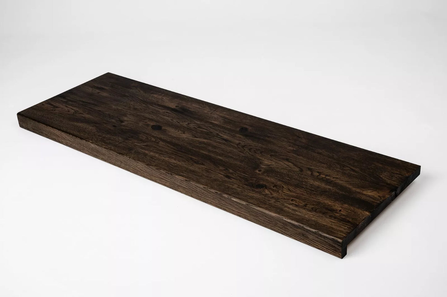 Schodový nášlap Okenní parapet s přesahem Dub Rustic, lamely z plných prken, 20 mm, černý olej