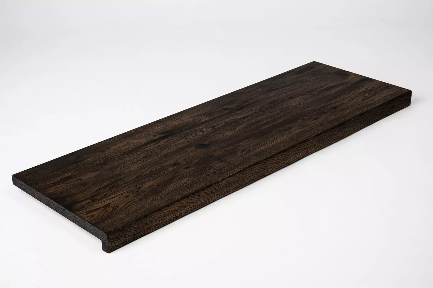 Schodový nášlap Okenní parapet s přesahem Dub Rustic, lamely z plných prken, 20 mm, černý olej