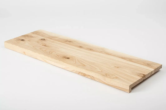 Schodnice Parapet s přesahem Jasan Rustik, průběžné lamely, 20 mm, bez povrchové úpravy