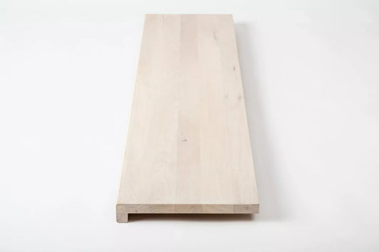 Schodnice Parapet s přesahem pařený Buk A/B, průběžné lamely, 26 mm, Křídově bílý olej