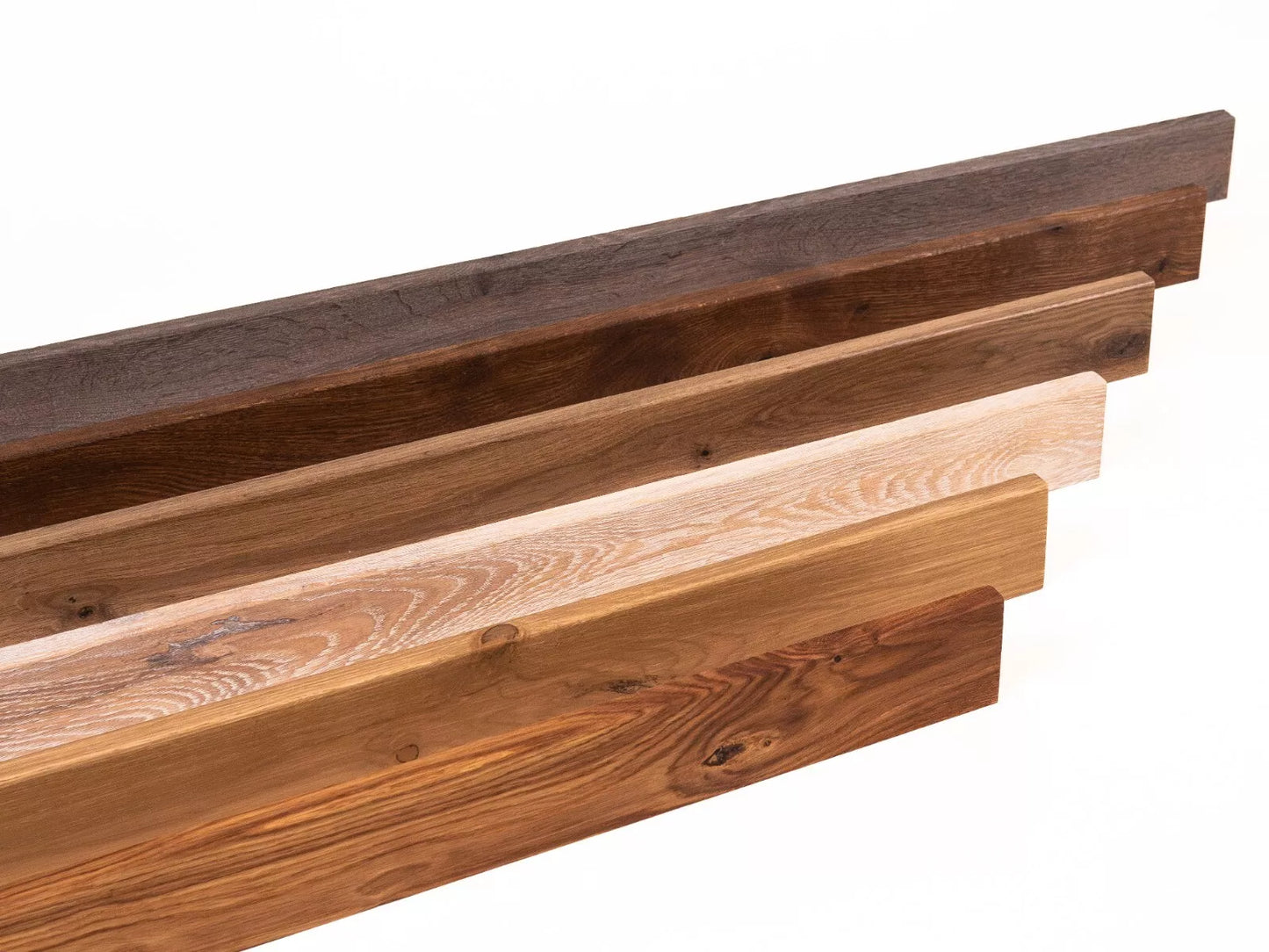 Listwa przypodłogowa z litego dębu, klasa rustykalna, 18x70x2000 mm, z zaokrągleniem, surowa, szpachlowana