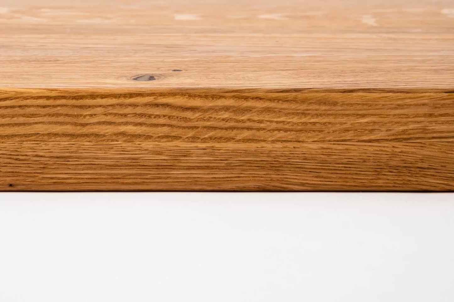 Schodový nášlap Okenní parapet s přesahem Dub Rustic, lamely z plných prken, 16 mm, přírodní olej