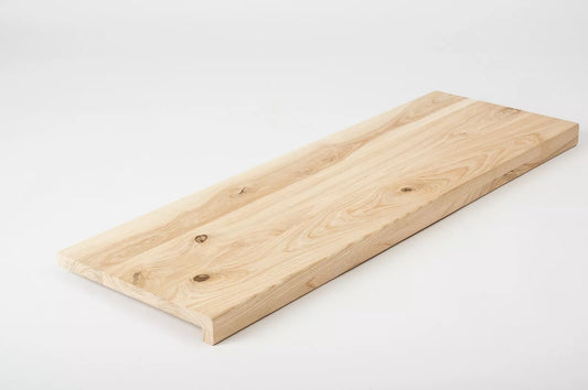 Schodnice Parapet s přesahem Jasan Rustik, průběžné lamely, 20 mm, bez povrchové úpravy