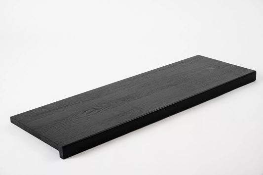 Schodnice Parapet s přesahem Dub A/B, průběžné lamely, 26 mm, kartáčovaný, Lak grafitově černý (RAL9011)