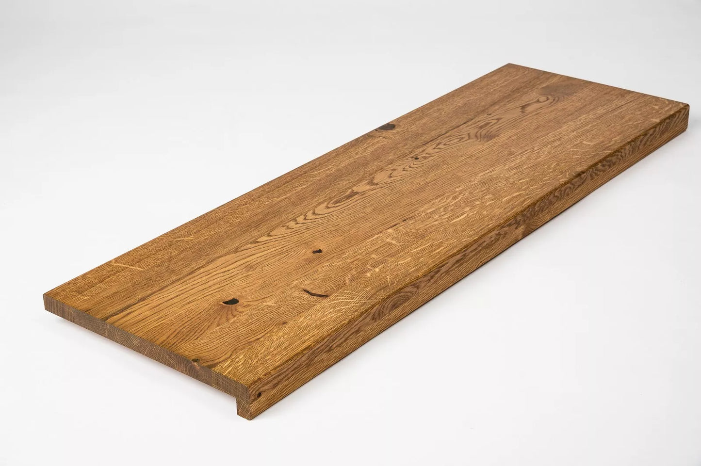Schodový nášlap Okenní parapet s přesahem Dub Rustic, lamely z plných prken, 16 mm, Antický olej