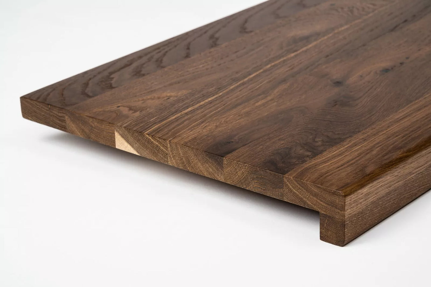 Schodnice Parapet s přesahem kouřený Dub Rustik, průběžné lamely, 20 mm, Matný lak