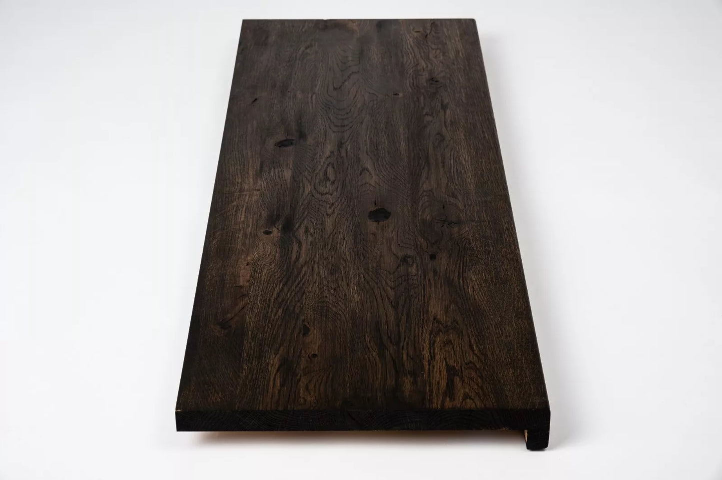 Schodový nášlap Okenní parapet s přesahem Dub Rustic, lamely z plných prken, 20 mm, černý olej