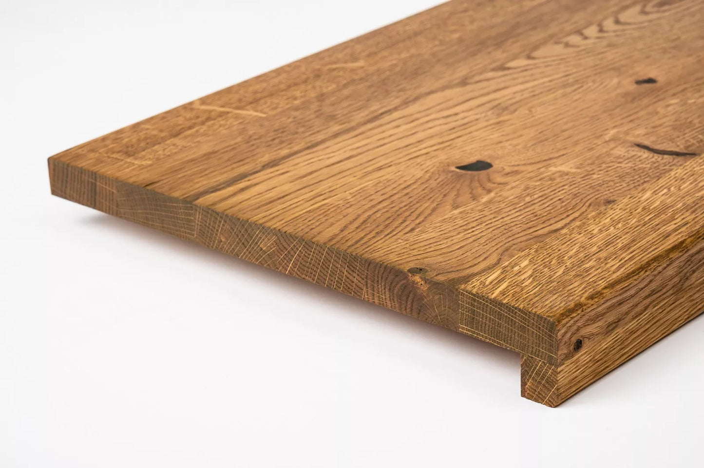 Schodový nášlap Okenní parapet s přesahem Dub Rustic, lamely z plných prken, 16 mm, Antický olej