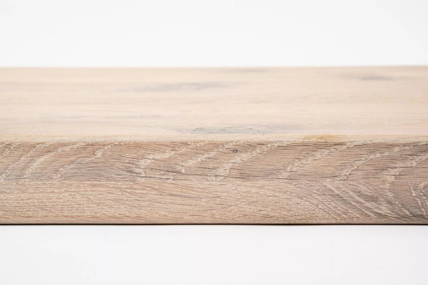 Schodový nášlap Okenní parapet s přesahem Dub Rustic, lamely z plných prken, 20 mm, křídově bílý olej
