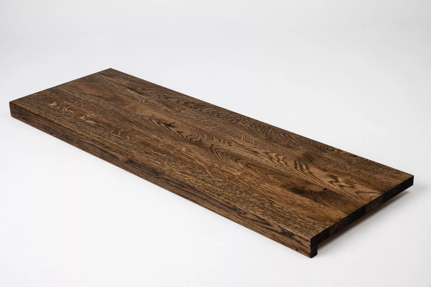 Schodový nášlap Parapet s přesahem Dub Rustic, lamely z plných prken, 16 mm, kouřový olej