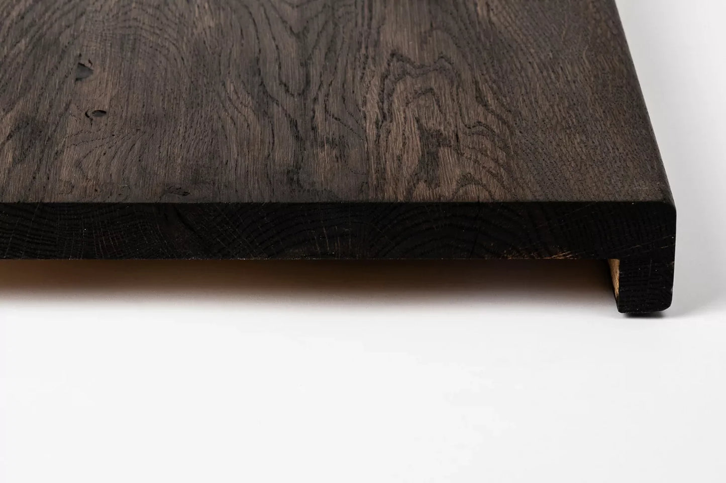 Schodový nášlap Okenní parapet s přesahem Dub Rustic, lamely z plných prken, 20 mm, černý olej
