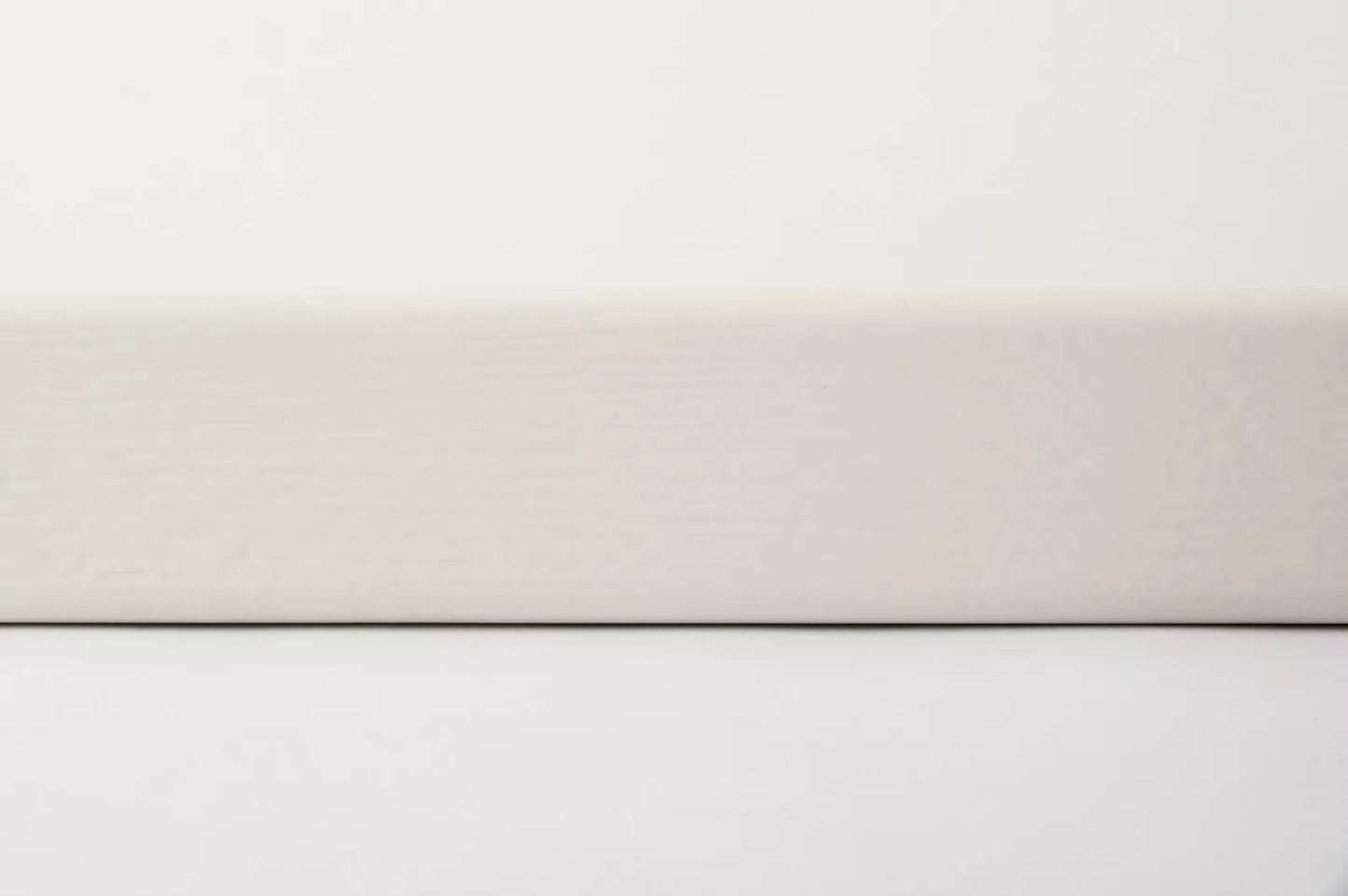 Stair tread Windowsill with overhang Oak A/B, full stave lamellas, 26 mm, Brushed, White lacquer (RAL9010)