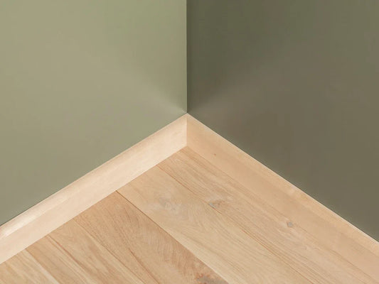 Listwa przypodłogowa z litej brzozy, klasa A/B, 24x80 mm, olej woskowy naturalny biały, długość 2000 mm, zaokrąglony rant R = 20 mm