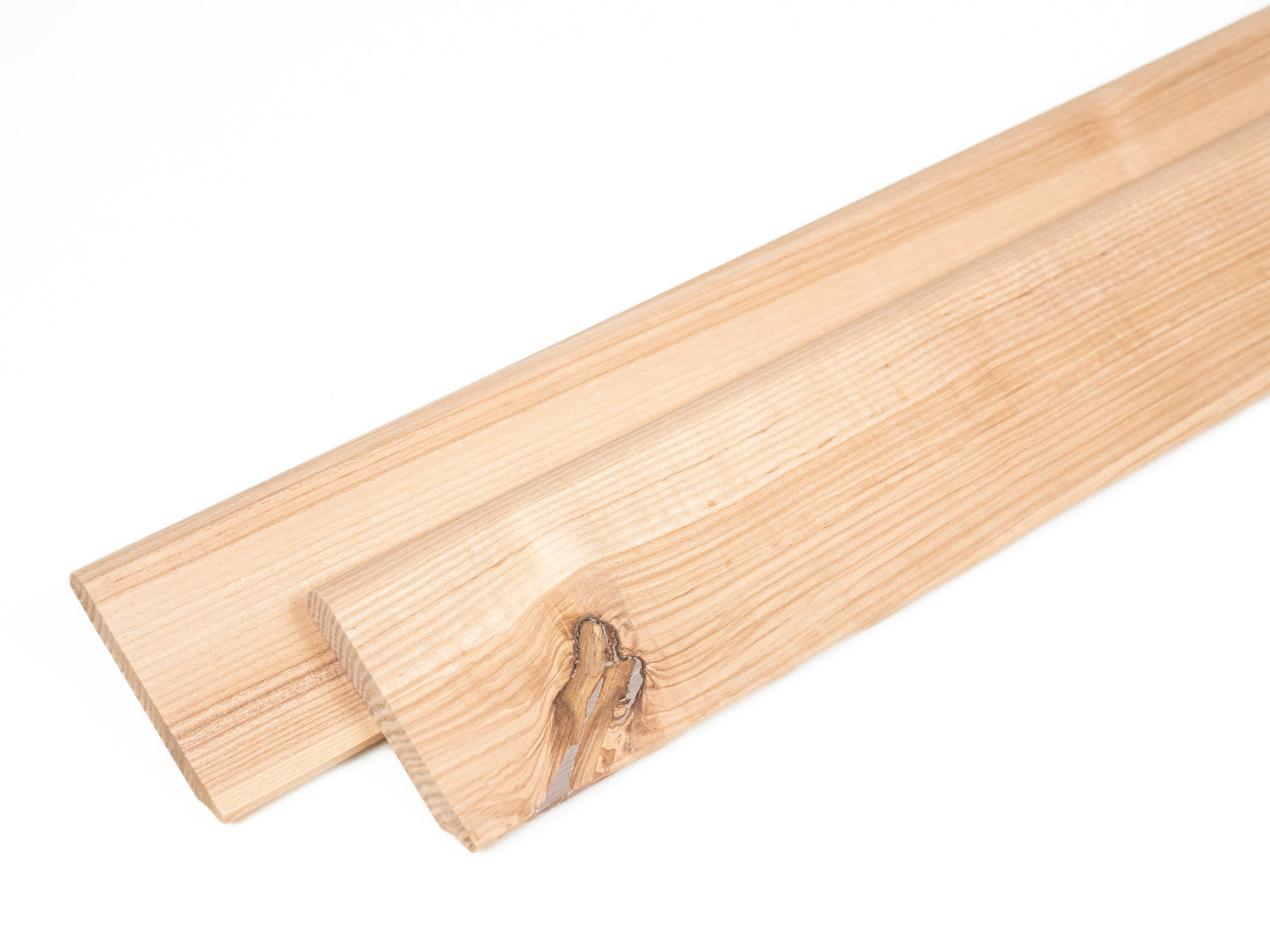 Solidna listwa przypodłogowa z jesionu rustykalnego 24 x 100 mm, niewykończona, 2000 mm, z promieniem 20 mm, wypełniona