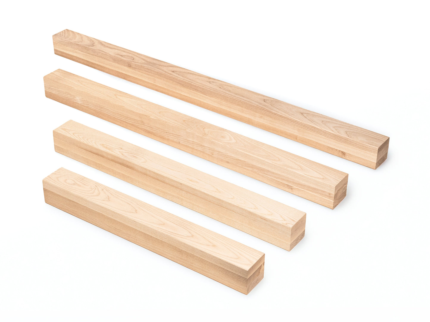 Belka klejona warstwowo z jesionu A/B 70x70 mm, niewykończona, drewno lite, kantówka
