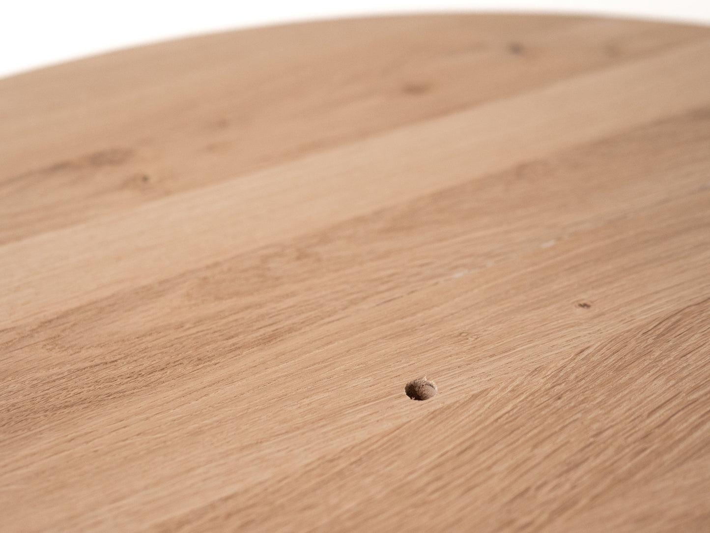 Okrągły blat roboczy z drewna dębowego w stylu rustykalnym,lamele lite, 26 mm, bez wykończenia