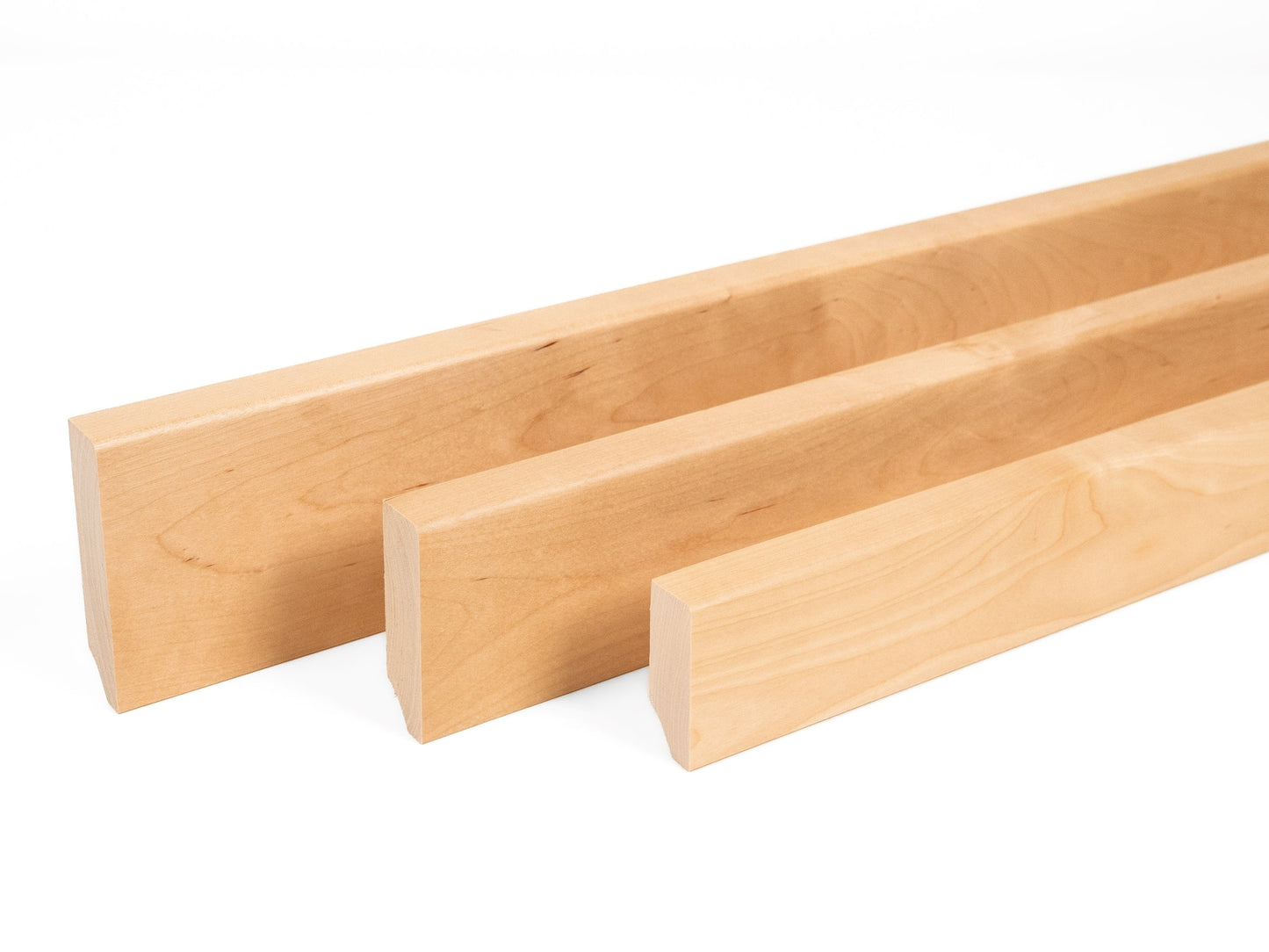 Listwa przypodłogowa lita brzozowa A/B 24x60 mm, lakier matowy, 2000 mm, z promieniem 5 mm