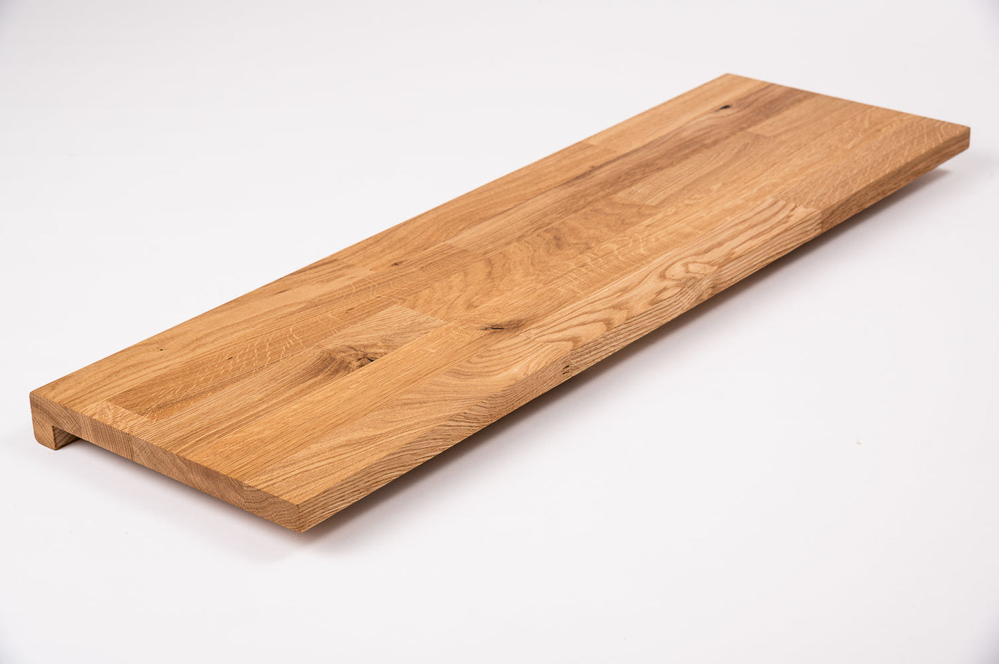 Schodnice nebo parapet s převisem, dub rustikální, lamely spojené prsty, 26 mm, tvrdý voskový olej přírodní (bezbarvý)