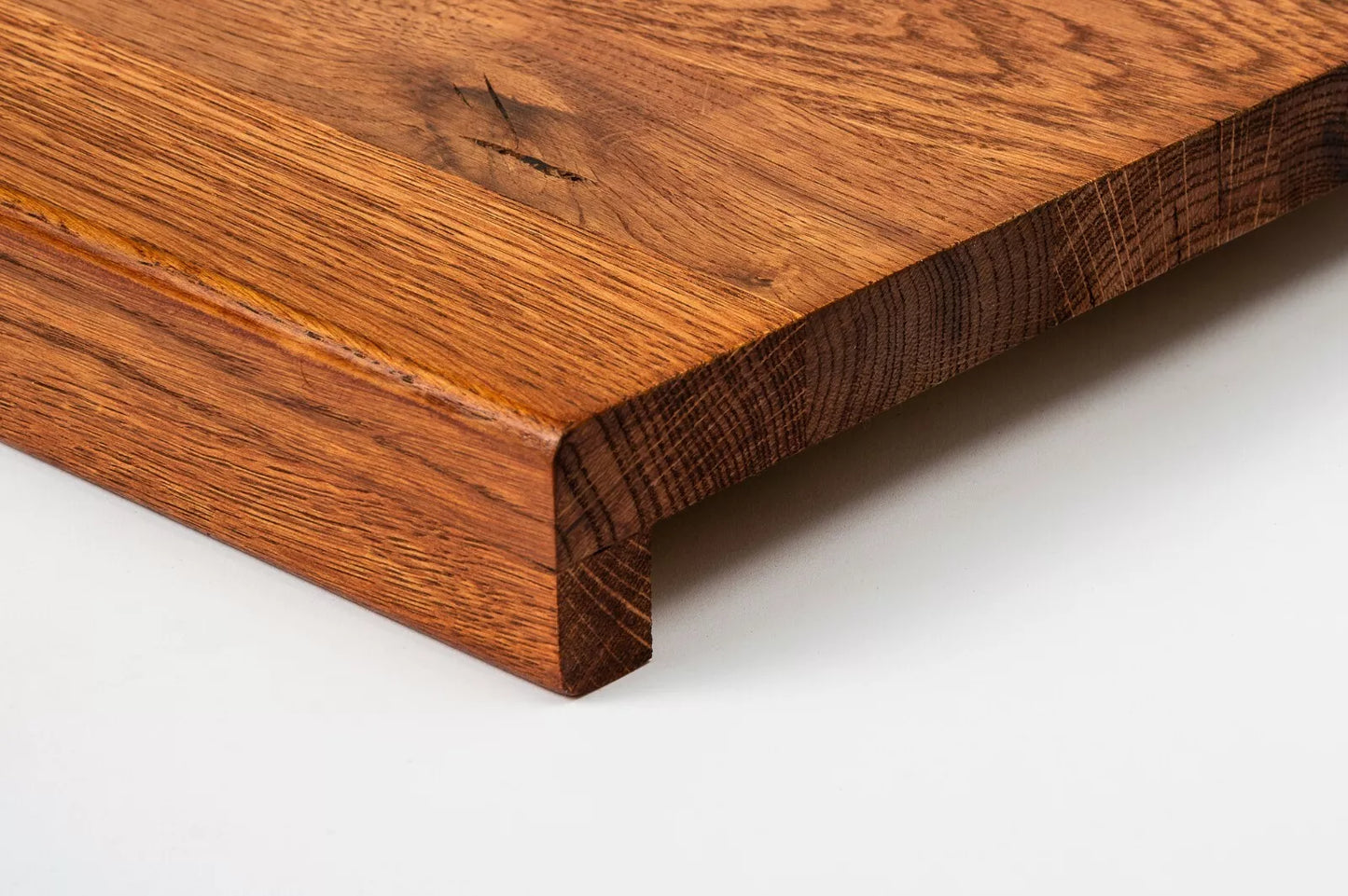 Stair tread Windowsill with overhang Oak Rustic, full stave lamellas, 26 mm, Cherry oil