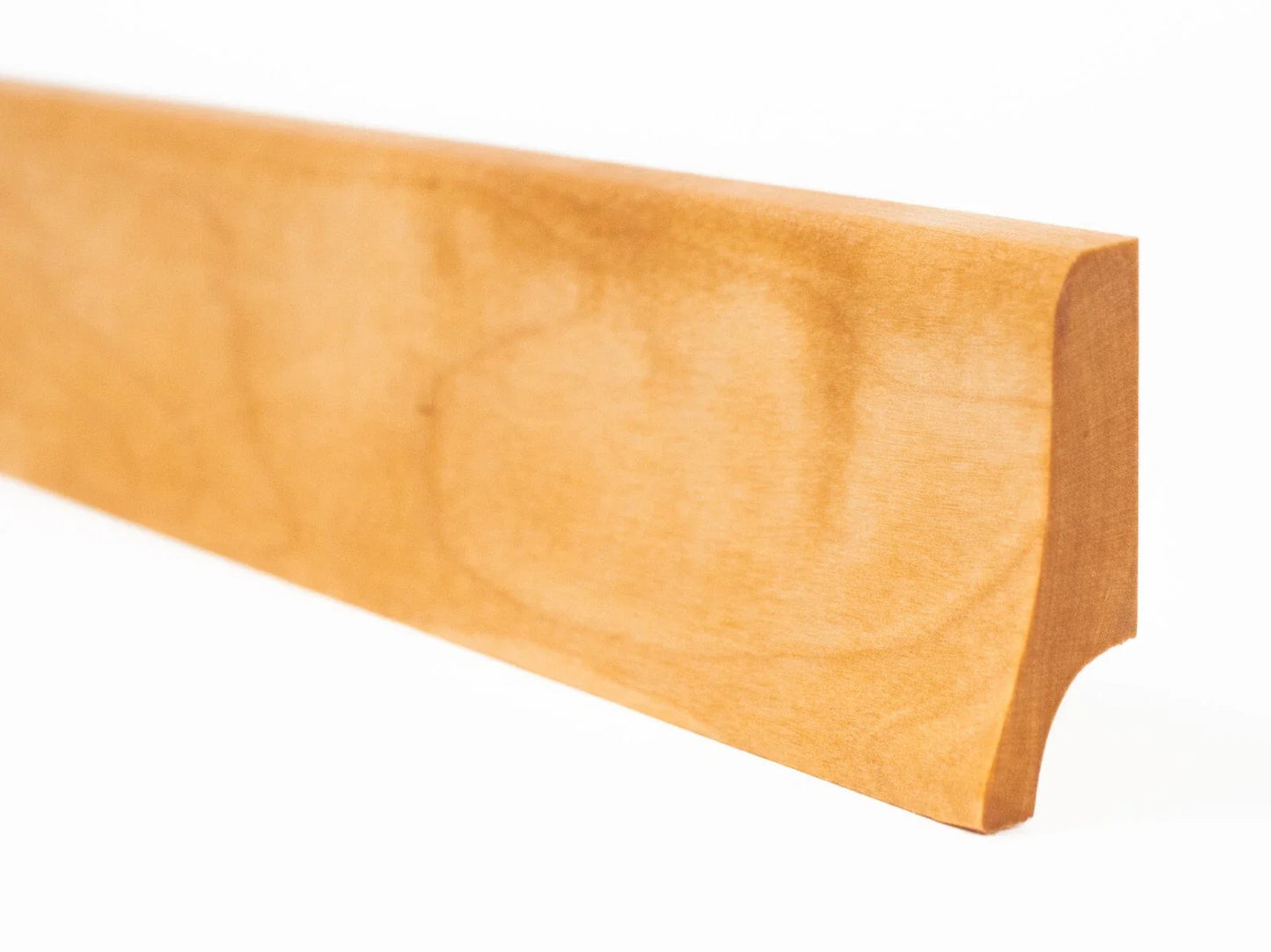 Listwa przypodłogowa z litego drewna – Brzoza A/B 20×52 mm, naturalne olejowanie, profil zaokrąglony (długość 1,5–2,5 m)