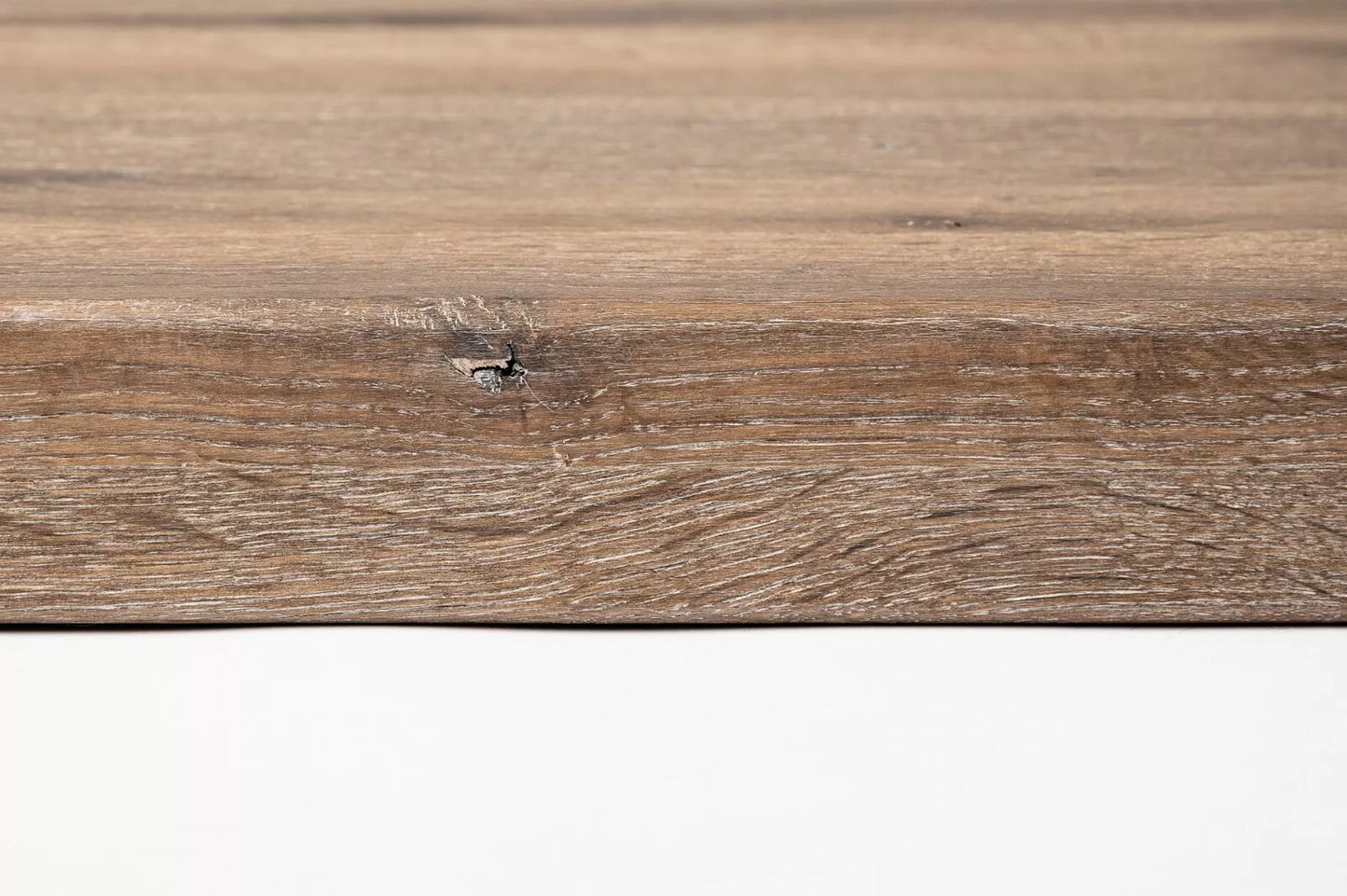 Schodnice Parapet s přesahem kouřový Dub Rustik, průběžné lamely, 20 mm, Bílý olej