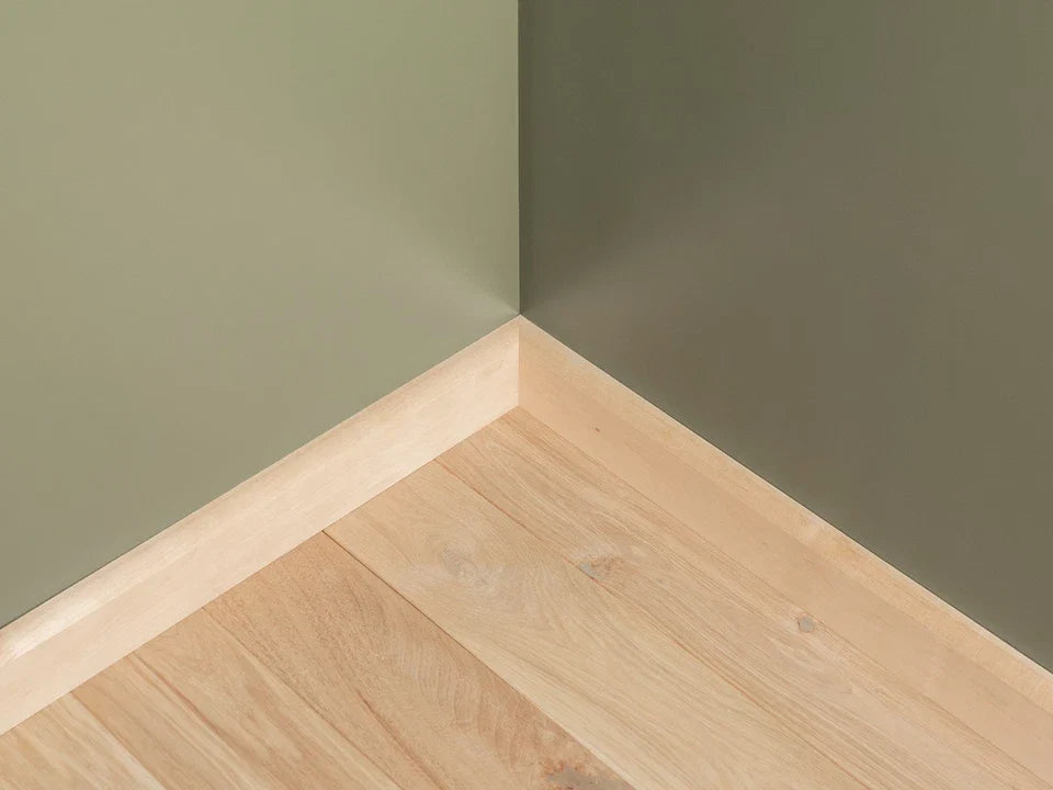 Listwa przypodłogowa z litej brzozy, klasa A/B, 24x80 mm, olej woskowy naturalny biały, długość 2000 mm, zaokrąglony rant R = 20 mm